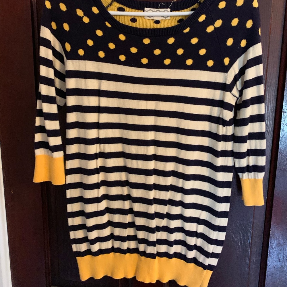 Half sleeve sweater